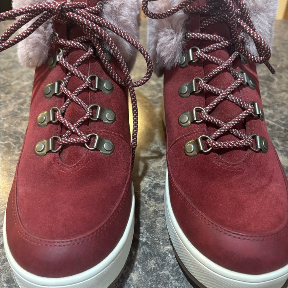 Koolaburra Burgundy Lace-Up Winter Boots